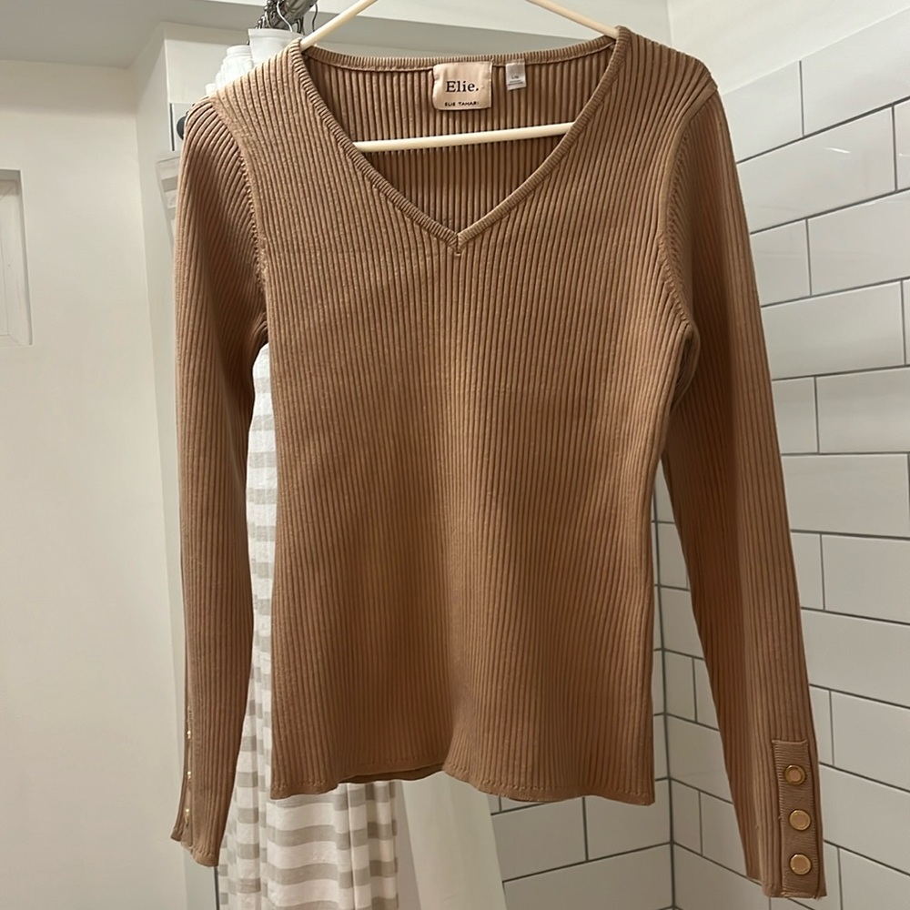 Elie Tahari Beautiful Sweater Size L 💫 ‼️PRICE DROP‼️